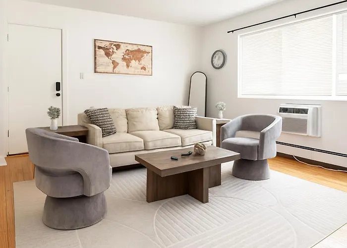 Chic 2br Retreat Near Ohare Free Parking Apartment Des Plaines