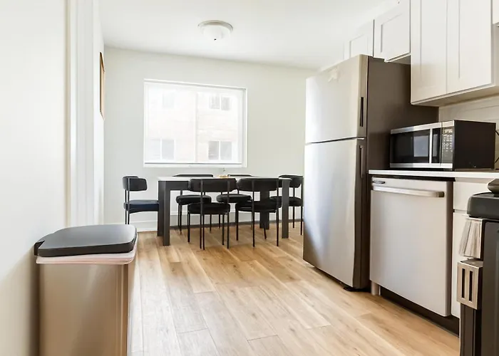 Chic 2br Retreat Near Ohare Free Parking *