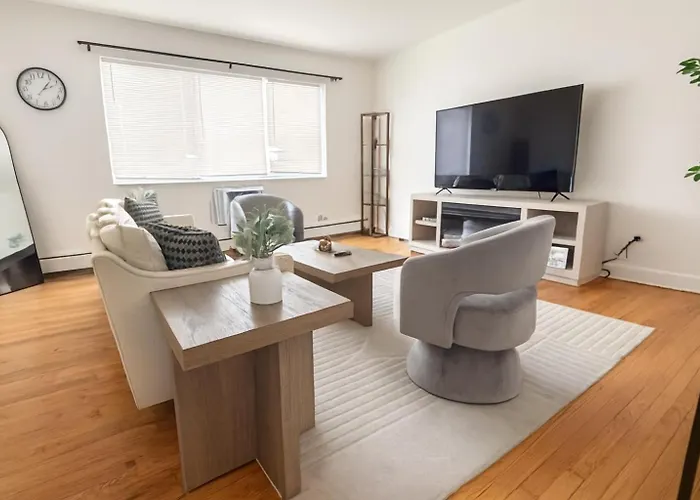 Apartment Chic 2br Retreat Near Ohare Free Parking *
