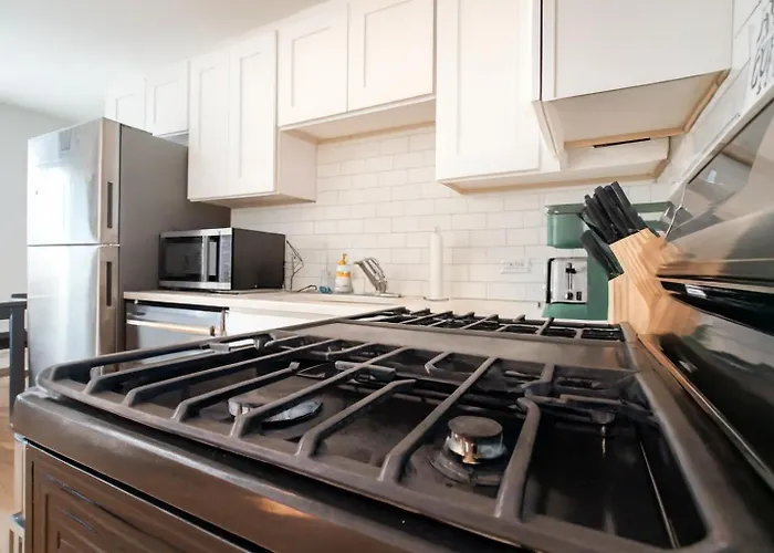 Apartment Chic 2br Retreat Near Ohare Free Parking