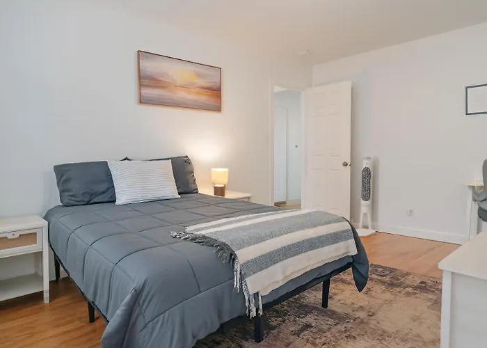 Apartment Chic 2br Retreat Near Ohare Free Parking *