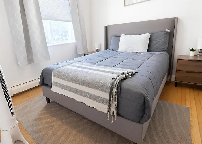 Apartment Chic 2br Retreat Near Ohare Free Parking